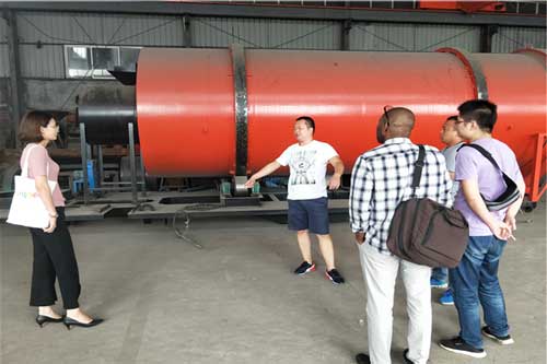 水稻烘干機(jī)操作現(xiàn)場